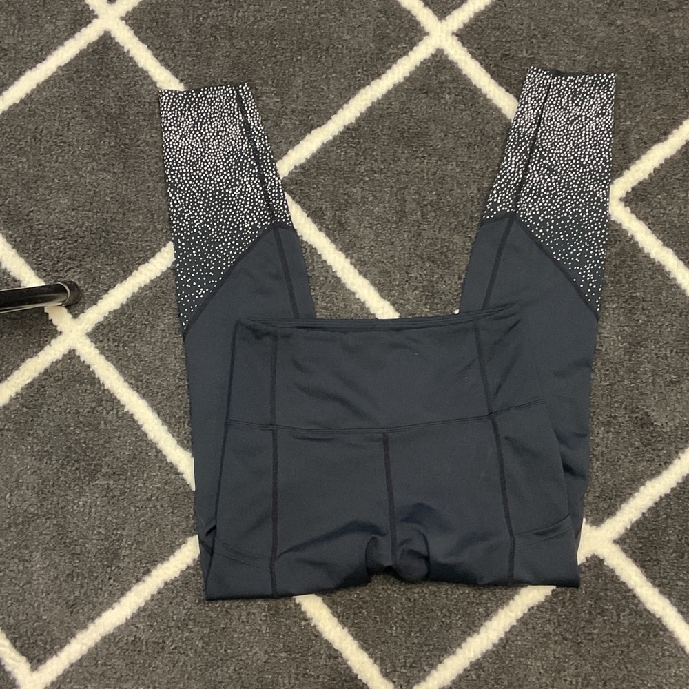 Zyia size 4 leggings
